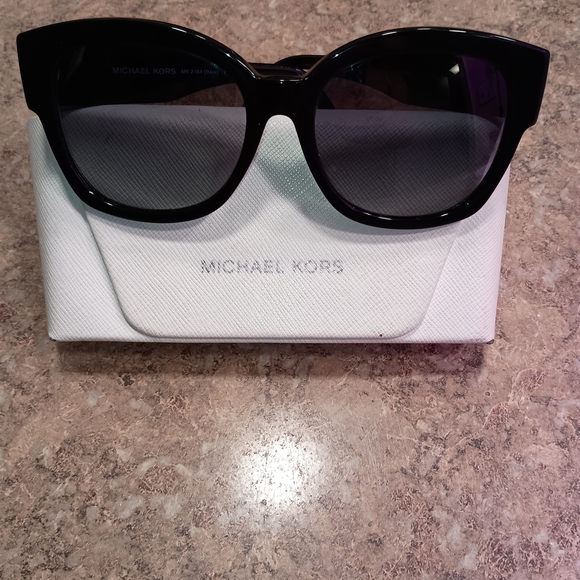 Michael Kors Black Sunglasses - Picture 1 of 5
